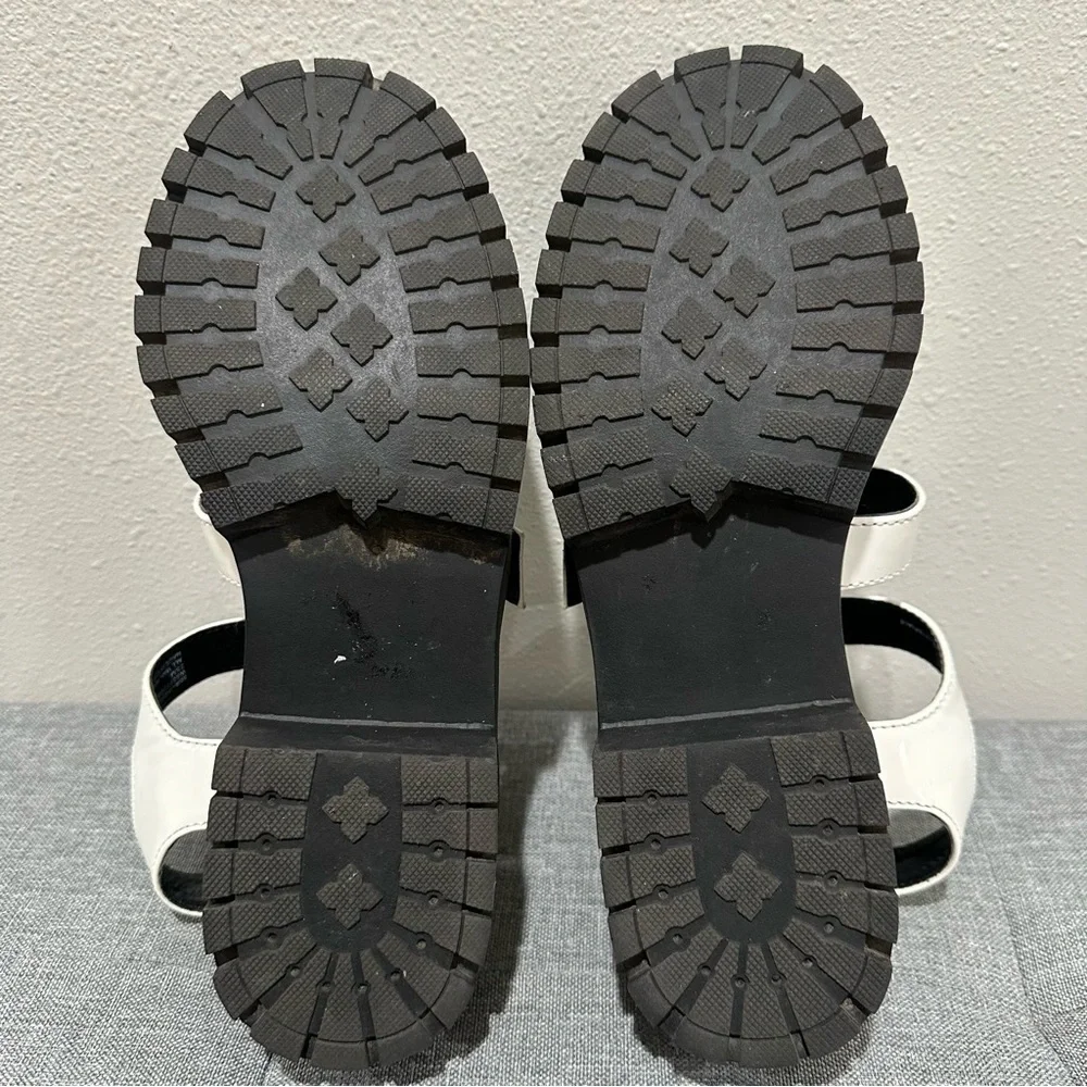 Sugar Indigo Women’s Platform Buckle Sandals